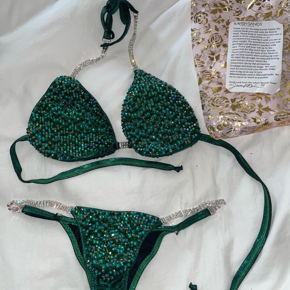 RavishSands Bodybuilding Bikini for Bikini Competitors #CompetitionSuit - Picture 3 of 4